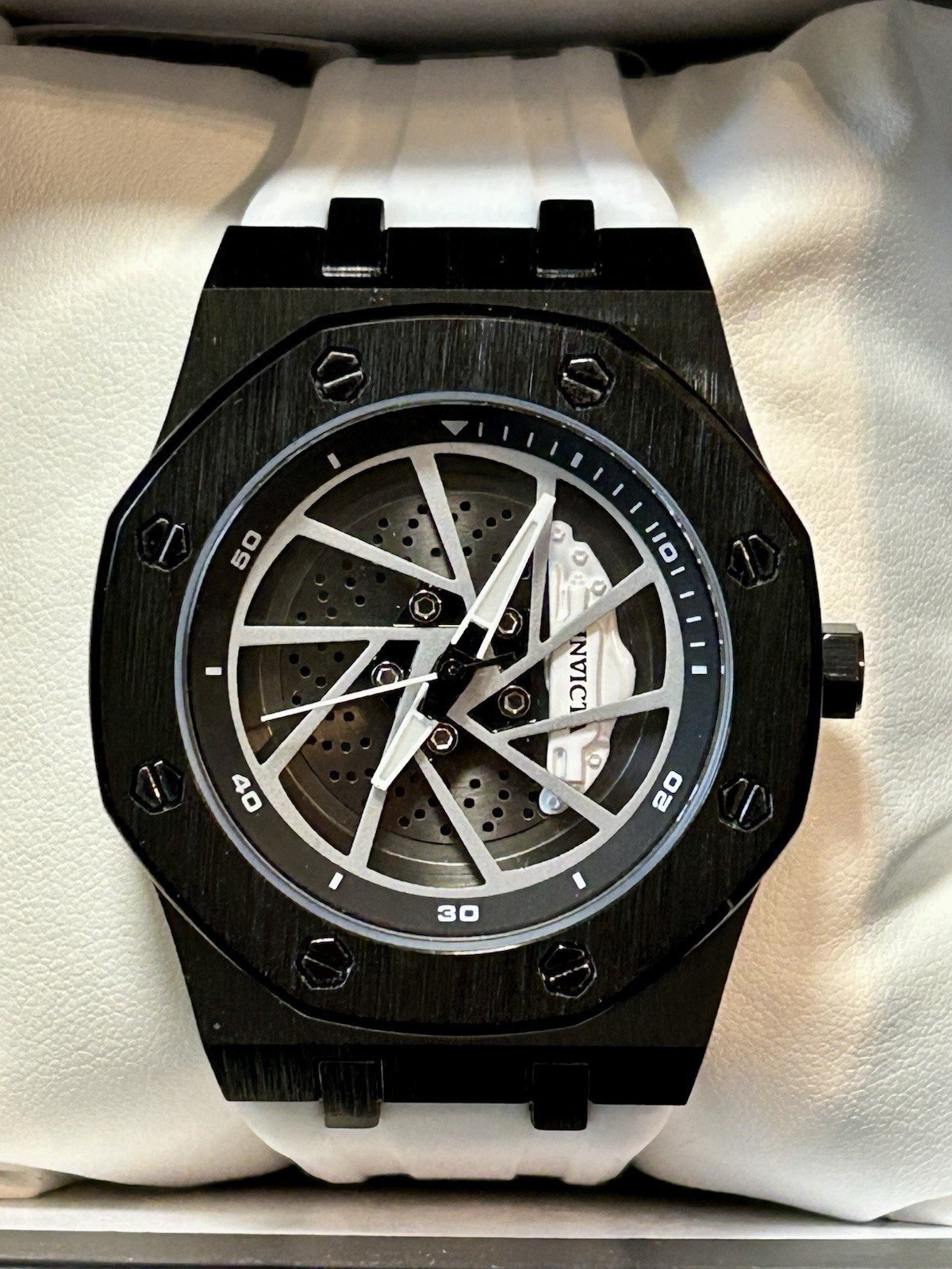 Invicta Speedway Rim, Mechanics, WR 30m, 42mm, New/Box/3yr Wnty, 8” Wrist, 69492