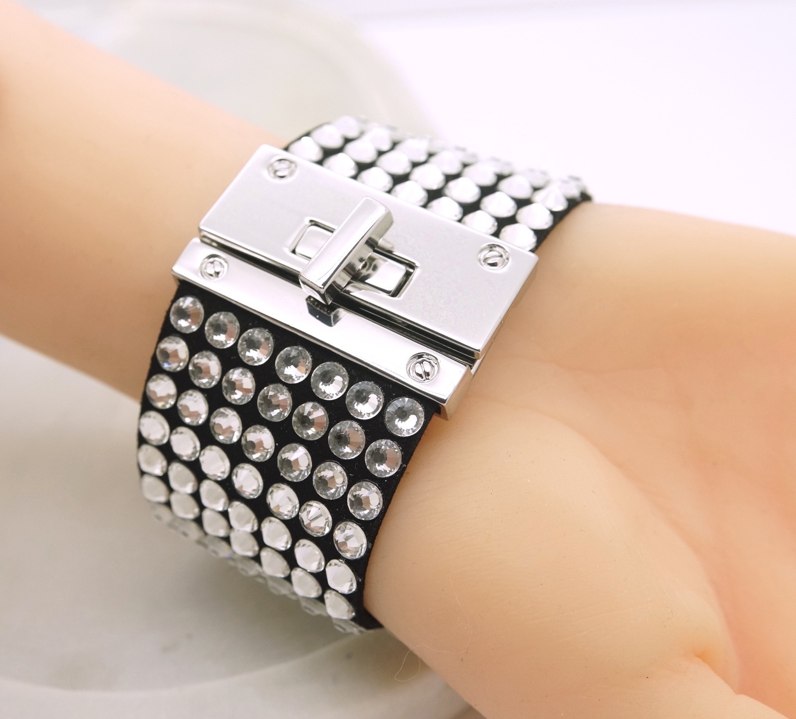 Turn Lock Bling Black Bracelet Silver Plated NEW