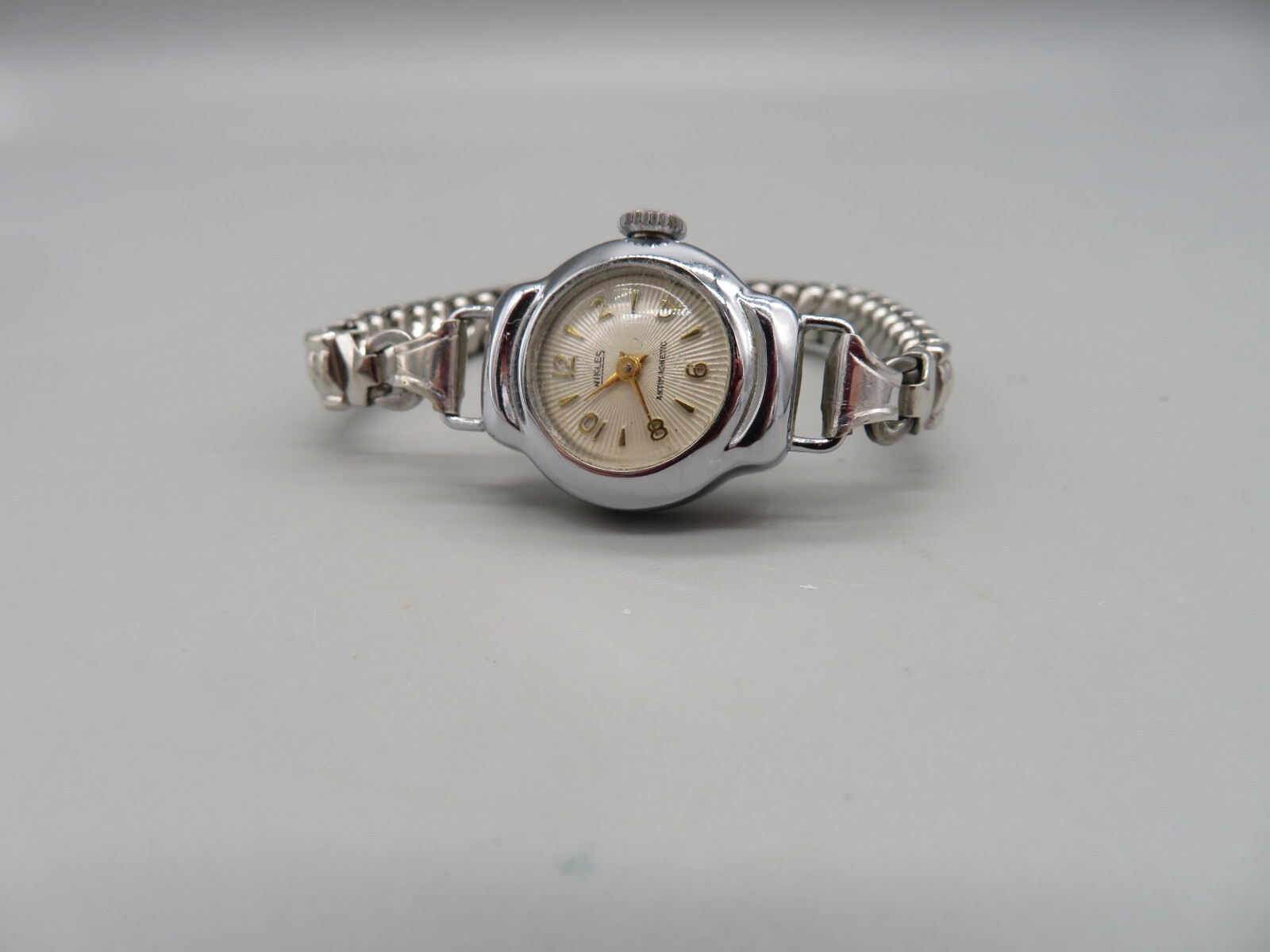 Ladies Vintage Nikles Fond Acier Inoxydable Watch FOR PARTS/REPAIRS