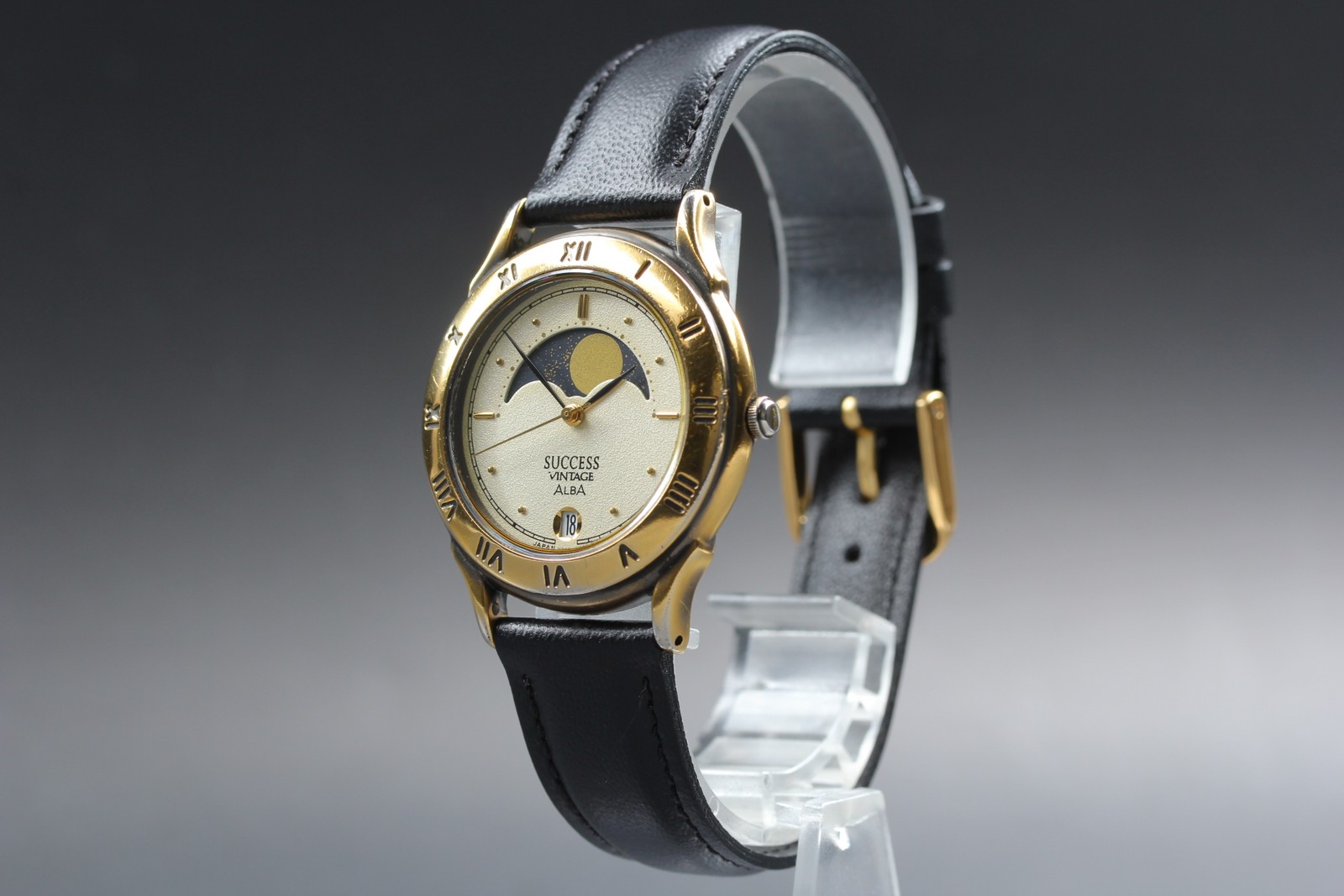 [Near MINT] SEIKO ALBA V338-6A40 Moon Phase 33mm Quartz Men’s Watch From JAPAN
