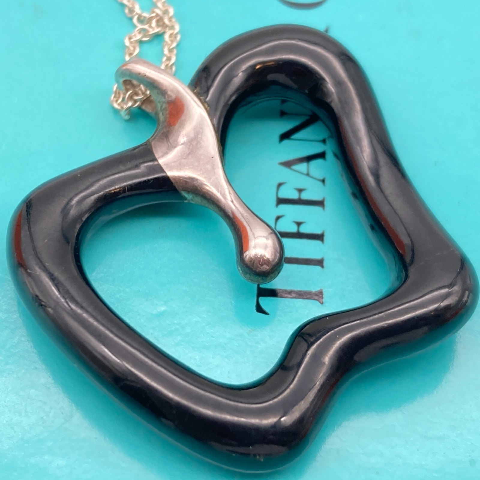 Tiffany & Co. Apple Black Jade 29″ Elsa Peretti Necklace 15.0g