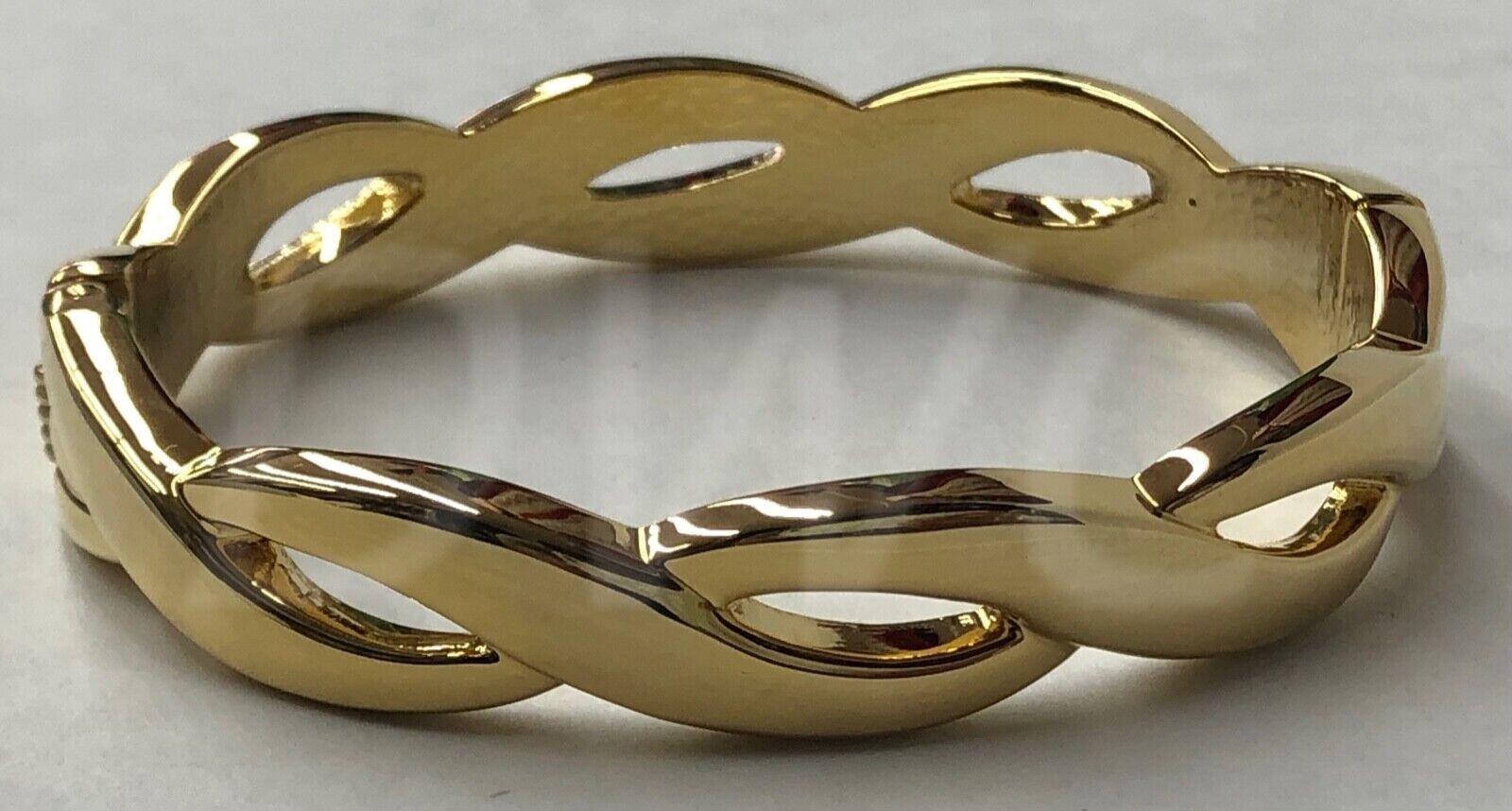 MELANIA TRUMP HIGH POLISHED GOLD TONE plated WRIST BANGLE BRACELET