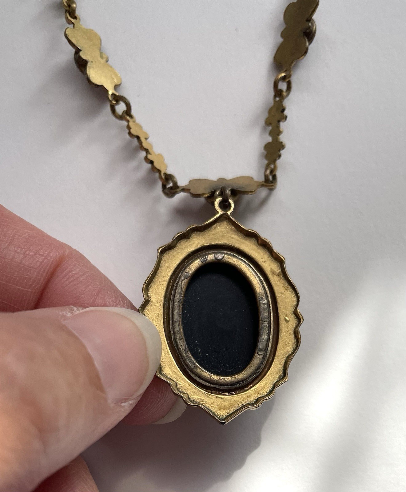 Vintage Enamel and Black Onyx Gold tone Pendant Necklace Wonderful Details