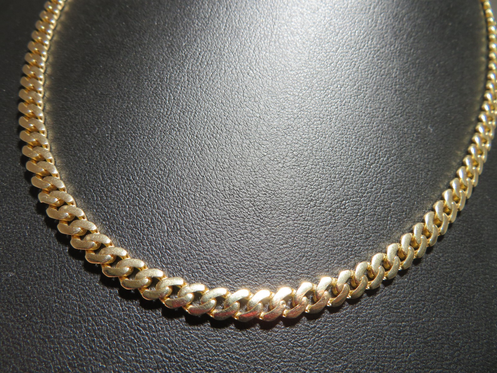 14K YG HOLLOW CUBAN CURB LINK CHAIN 22″ LONG 5.05 MM WIDE 22.04 grams (G132422)