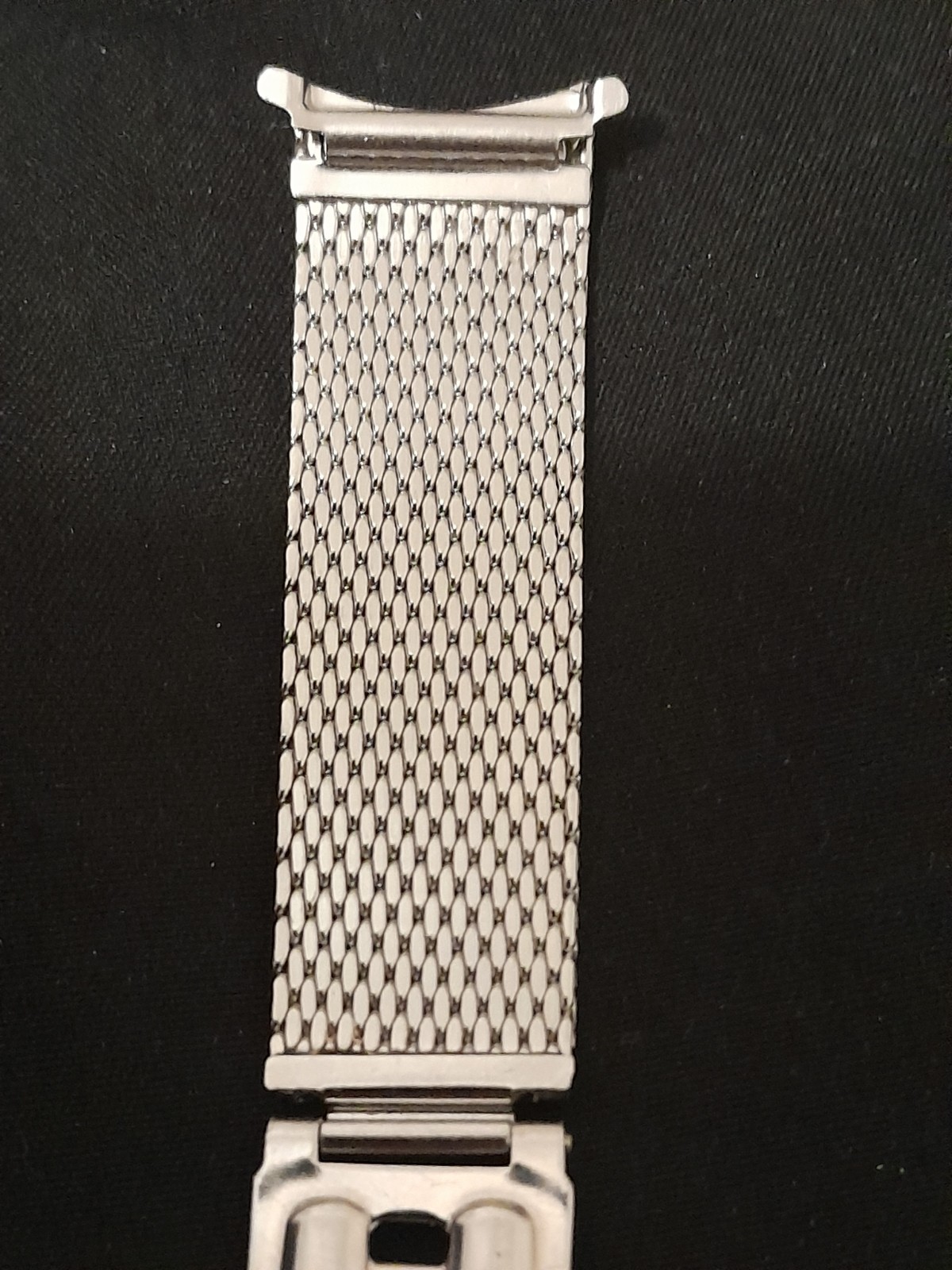 Bulova Stainless Steel mesh bracelet 15.5cm L x 18mm lugs very nice condition