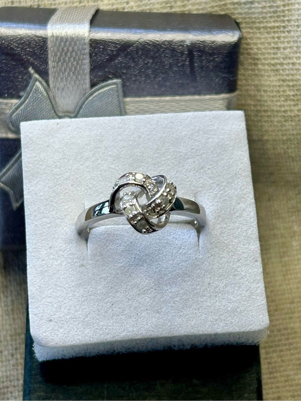 Macys Sterling Silver Love Knot Ring w/ Diamond Accent Size 6 NWOT