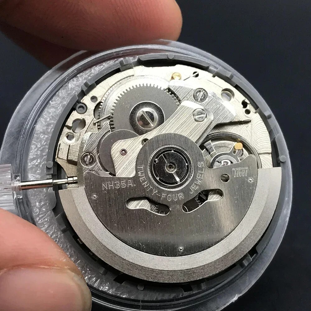 NH35 NH35A Automatic Mechanical Watch Movement at 3/3.8/6 White/Black Date Disc