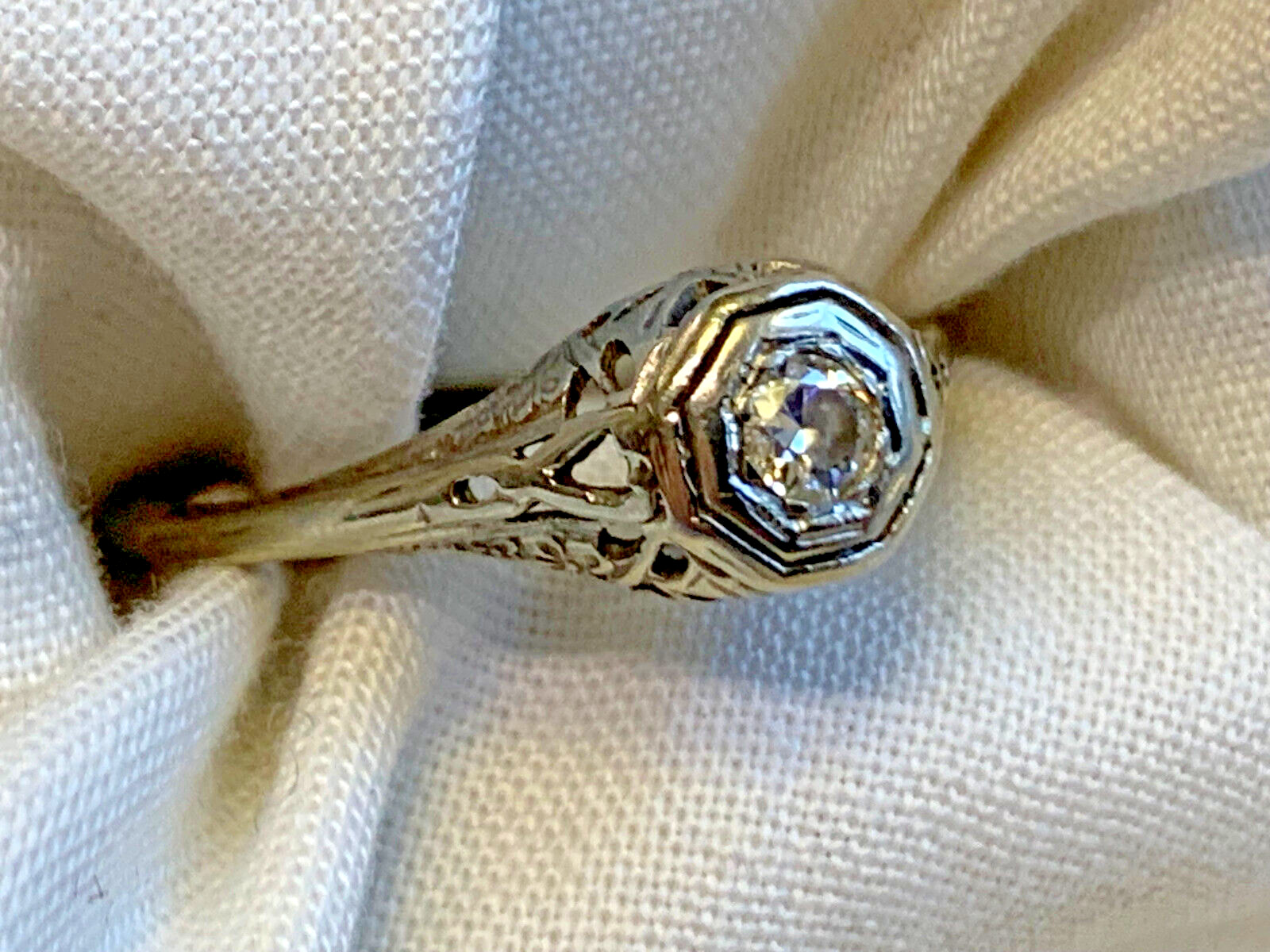 Vtg 18k White Gold Ring 2.29g Fine Jewelry Size 8 Band Clear Round Stone Bezel