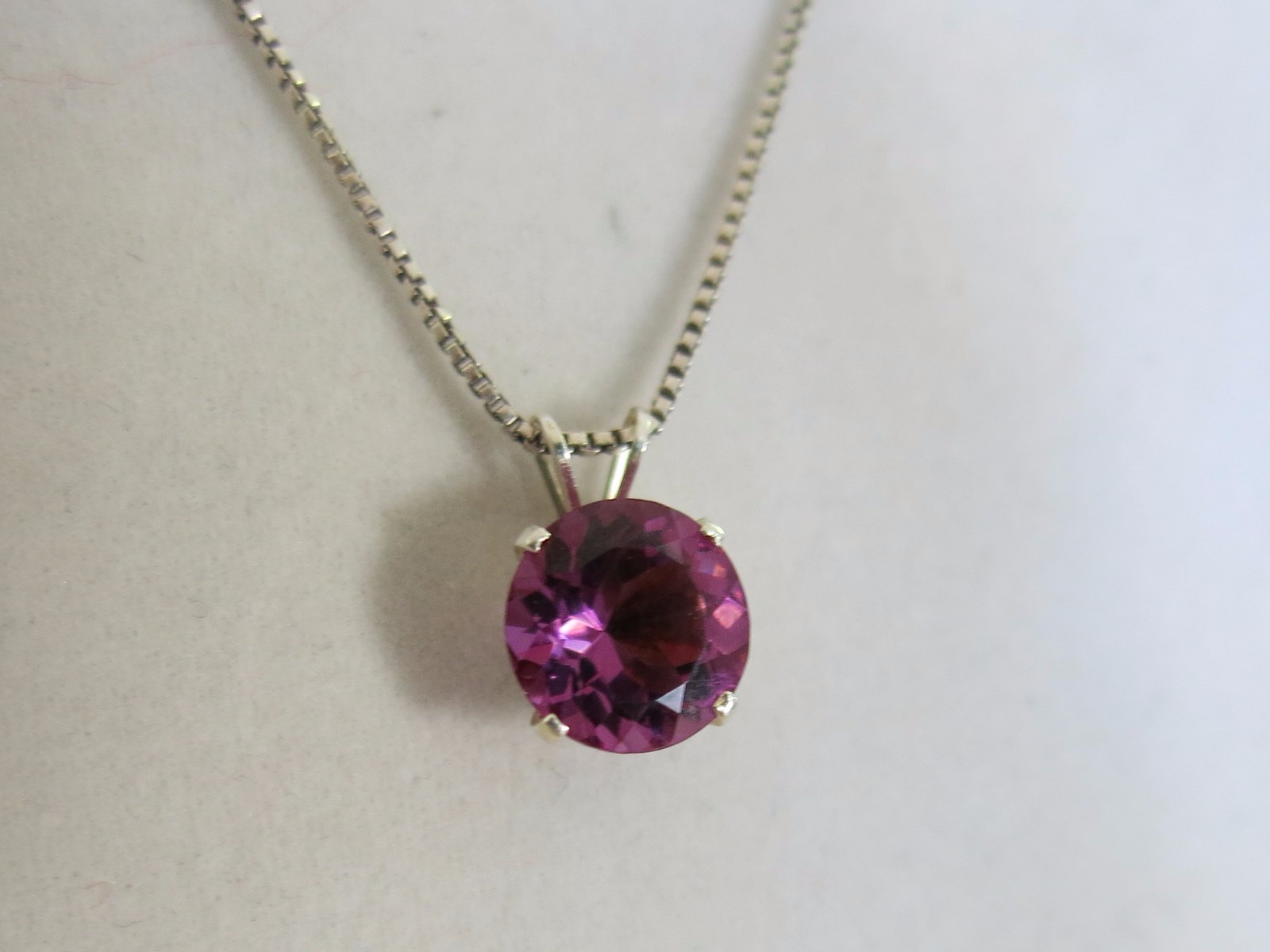 Pink Glass Pendant with an 18 in Sterling Chain 2.0g [2859]