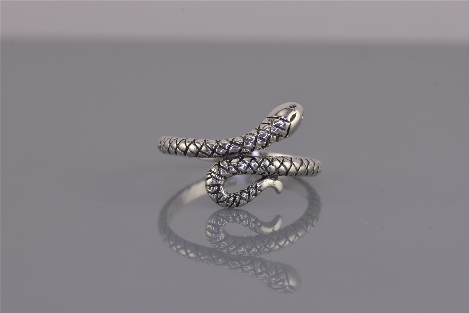 Sterling Silver Dimensional Wrap Around Snake Viper Band Ring 925 Sz: 8