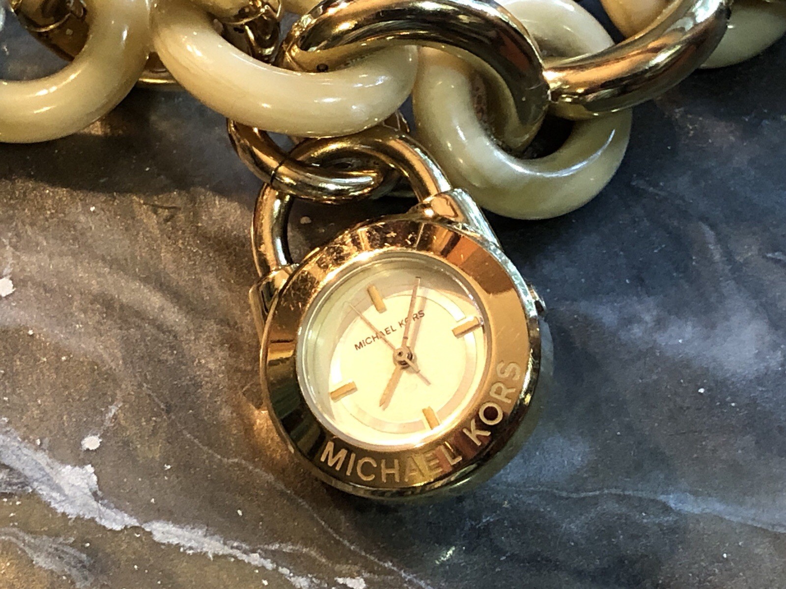 🍯✨RARE NOS w/ Box VINTAGE MICHAEL KORS Gold Chain Link CHARM BRACELET WATCH 🛍️