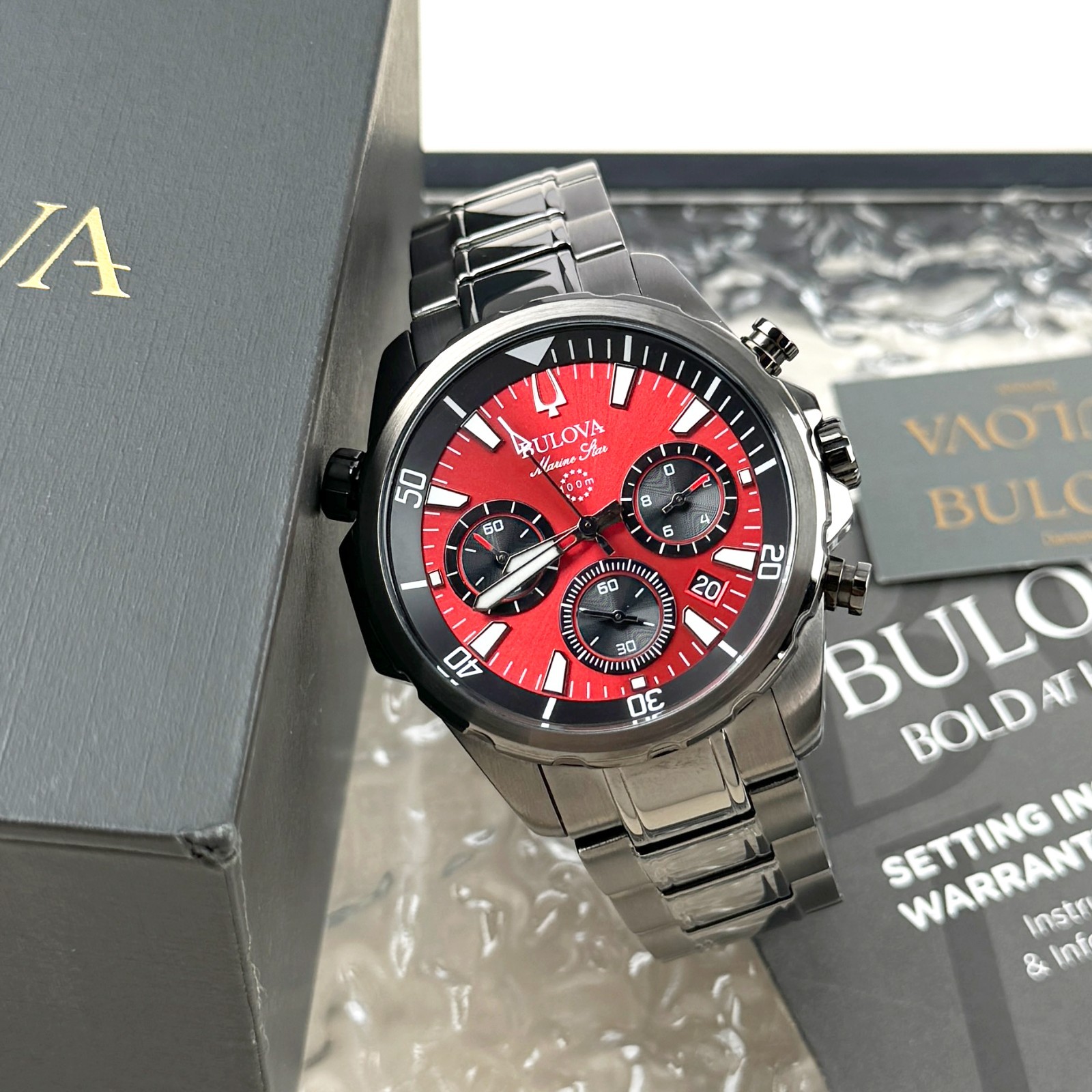 Bulova Marin Star Quartz stainless steel Red Dial Men’s watch 98B350 43mm
