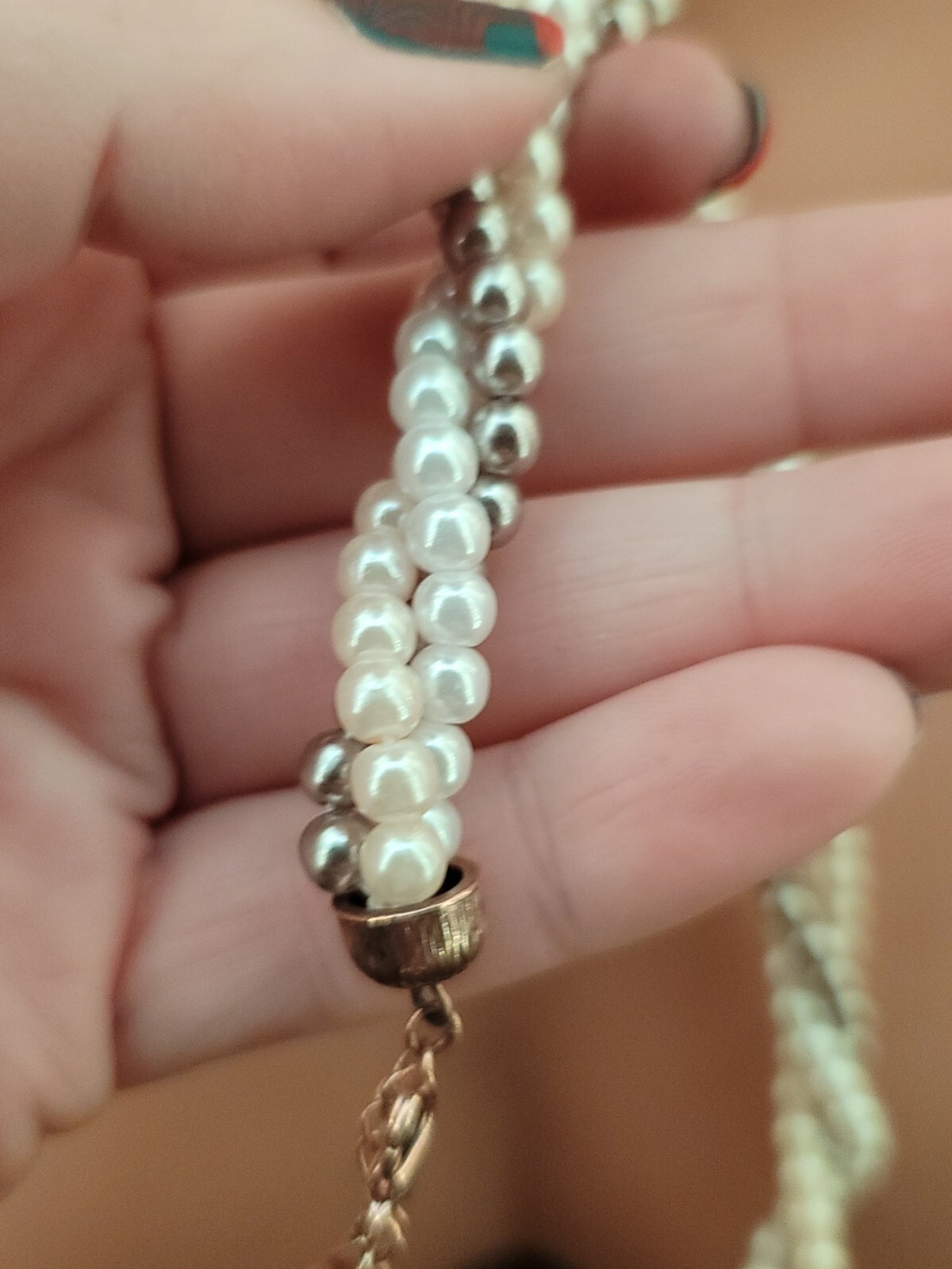Retro Twisted Faux Pearl Bead Choker Necklace White Cream Beige Vintage AVON HS