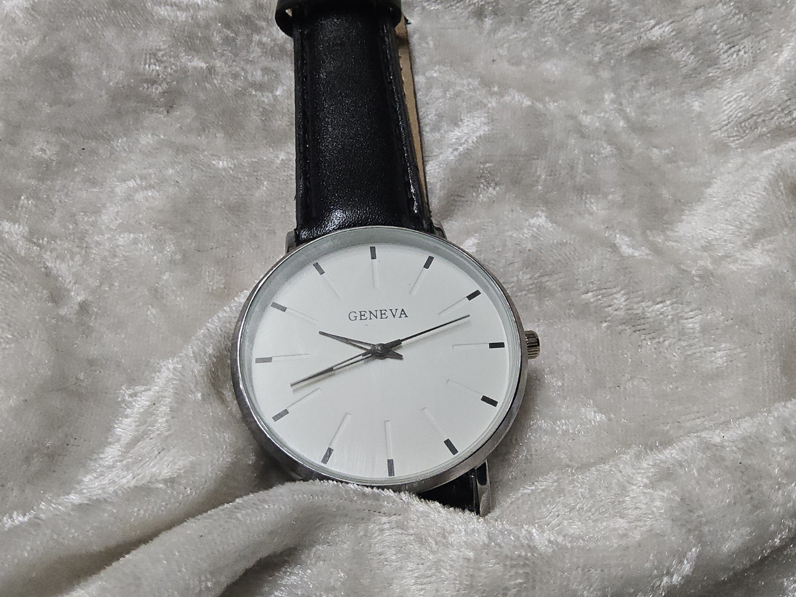 Mens White Face Geneva Analog Numberless Black Leather Watch