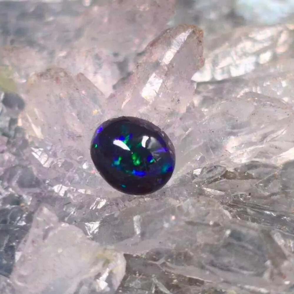 Lady O’blivion Lightning Ridge Black Opal 0.90ct
