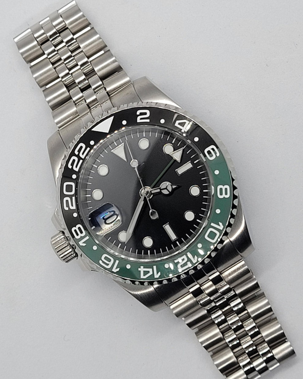 PrimeCrown Left-Crown GMT Automatic | Green/Black Bezel | NH34