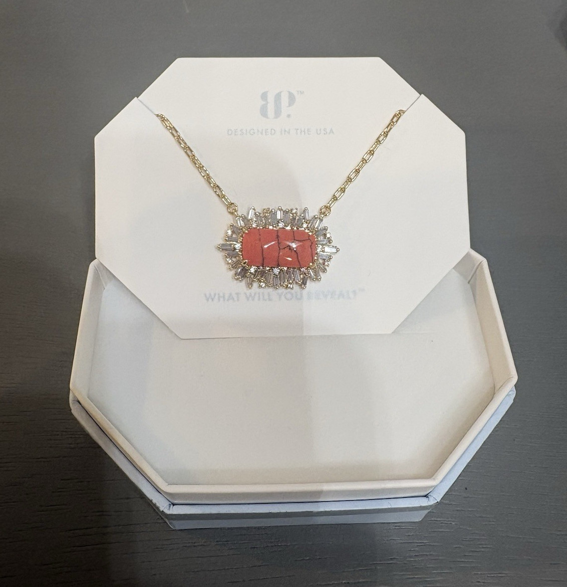 Kendra Scott Gold Plated Magnesite/Coral Pendant Necklace 18″ NK12032