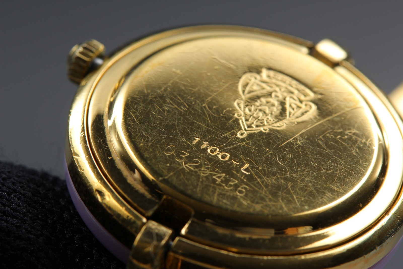 [Near MINT] Gucci Change Bezel 1100-L Gold White Dial 26mm Quartz Women’s Watch