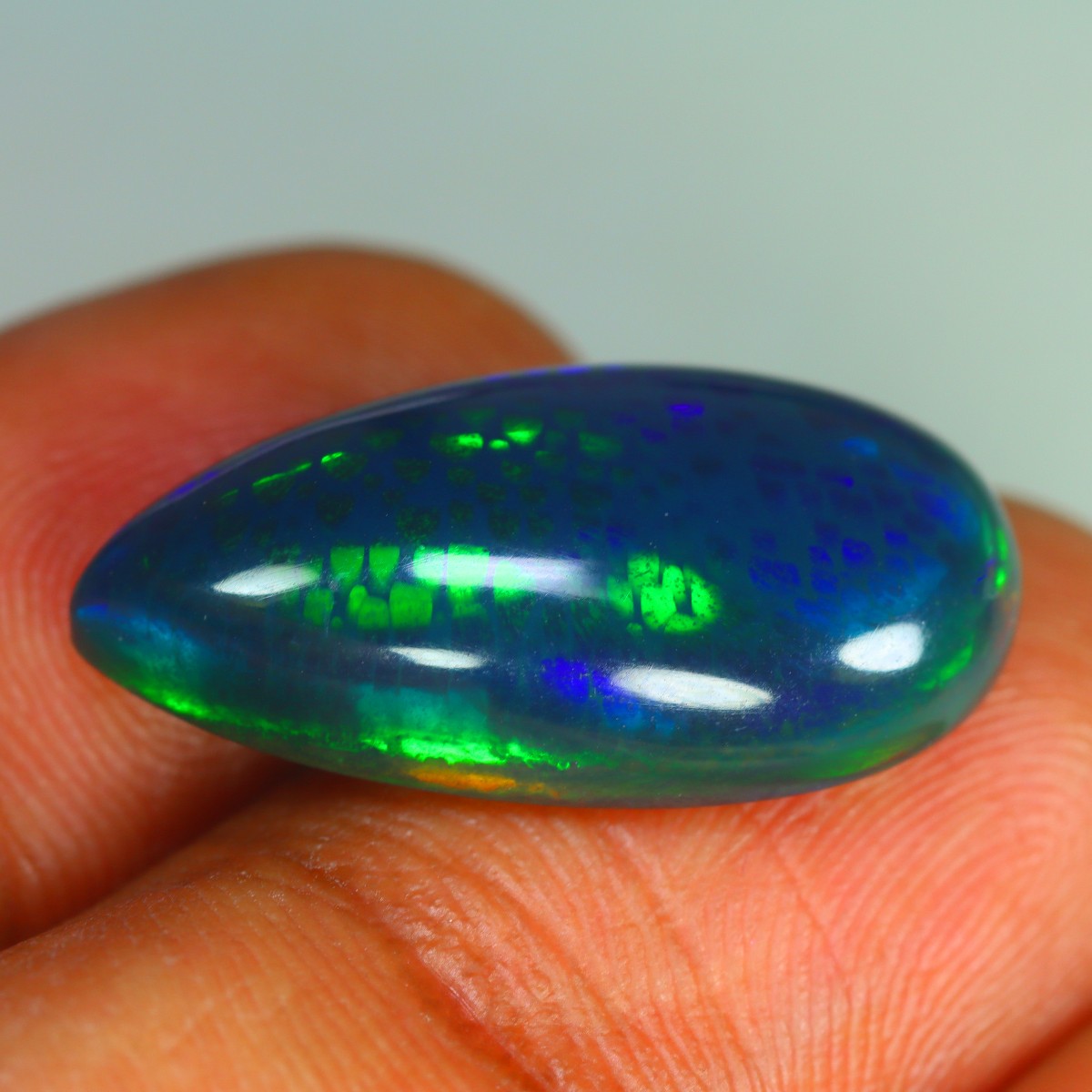 6.45 Cts_Impressive 3D Electric Color Play_100 % Natural Welo Black Opal Gems