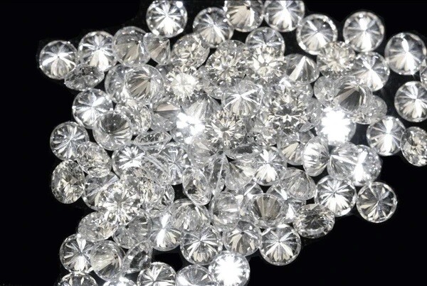 loose individual round diamond melee 2.3mm SI2-3 H 0.04ct 0.05ct vintage estate