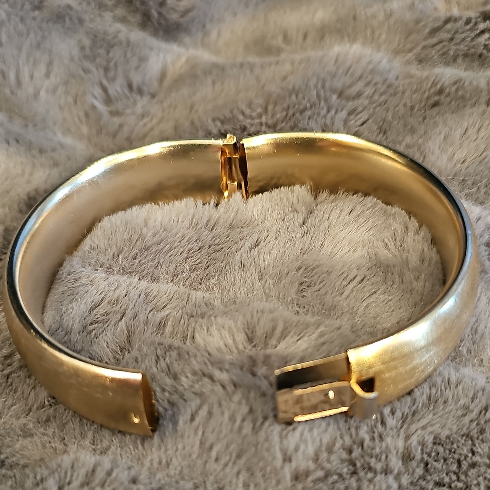 Gold Metal Round Bangle Bracelet with Push Lock Closure