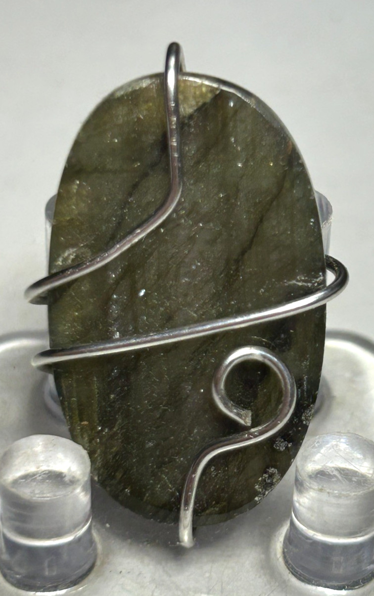 Purple Flash Labradorite Wire-wrapped Pendant 10g/36.6mm x 23mm x 10.8mm