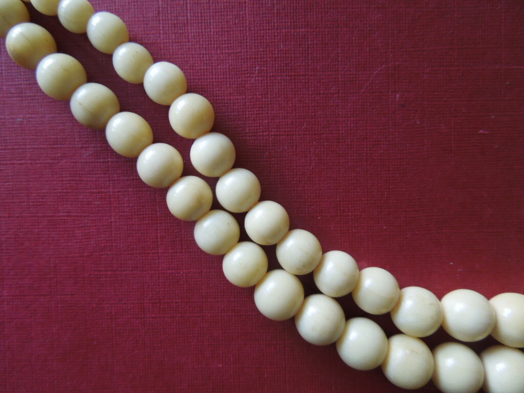 J3165 ART DECO NECKLACE VERY NICE CARVED LENGTH 40 CM