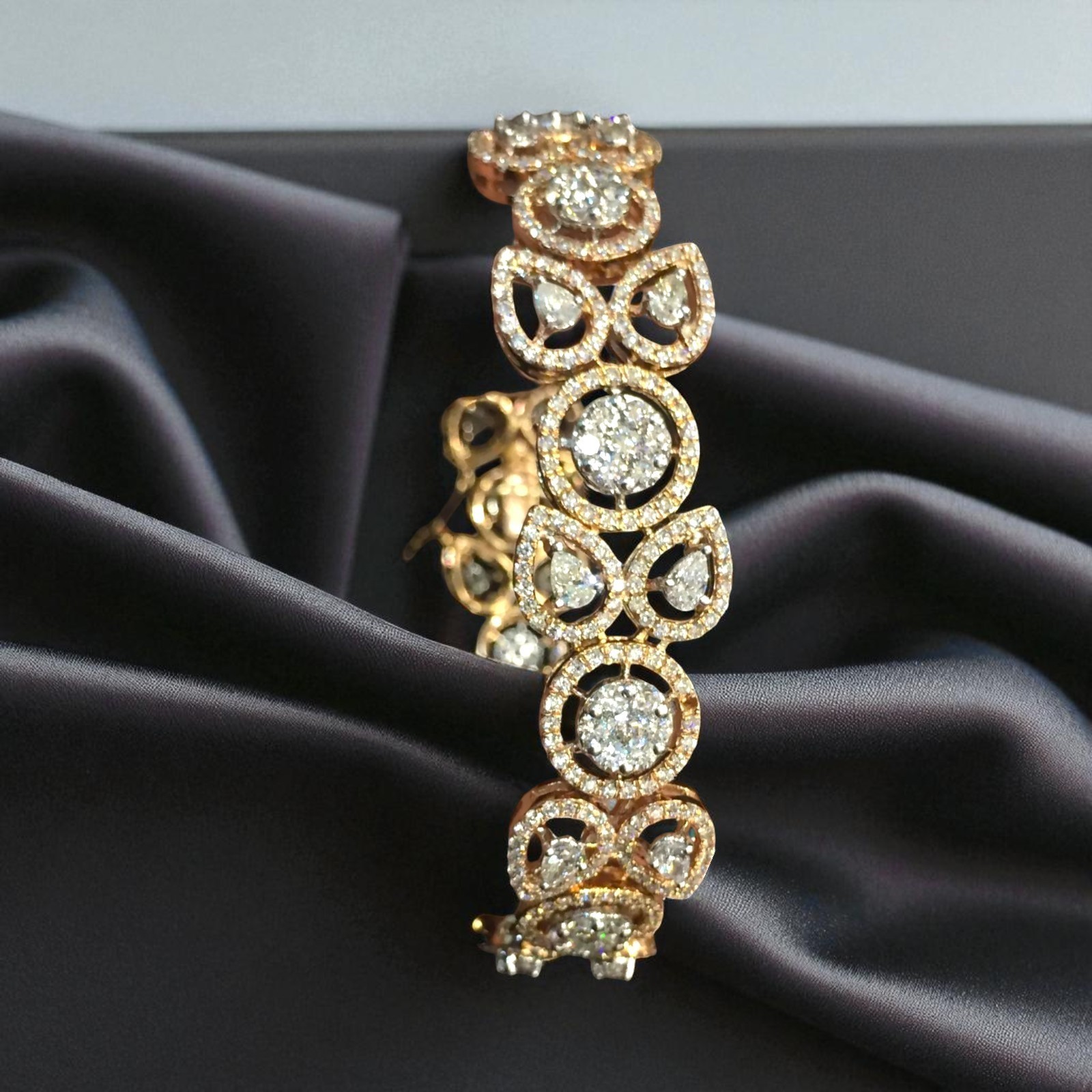 Beautiful 7.83 Cts Round Pear Shape Natural Diamond Statement Bracelet 14K Gold