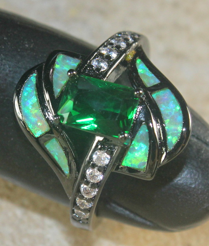BLACK SILVER Elegant Green Fire Opal & Green Peridot Ring Size 8, WR40502