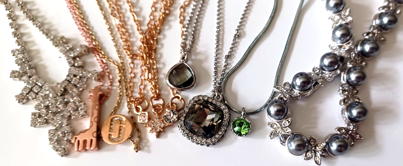 46-piece jewelry mixed lot SEREFINA/LOFT/18K GE/925/JJ/ANNE KLEIN/MARK JACOBS+