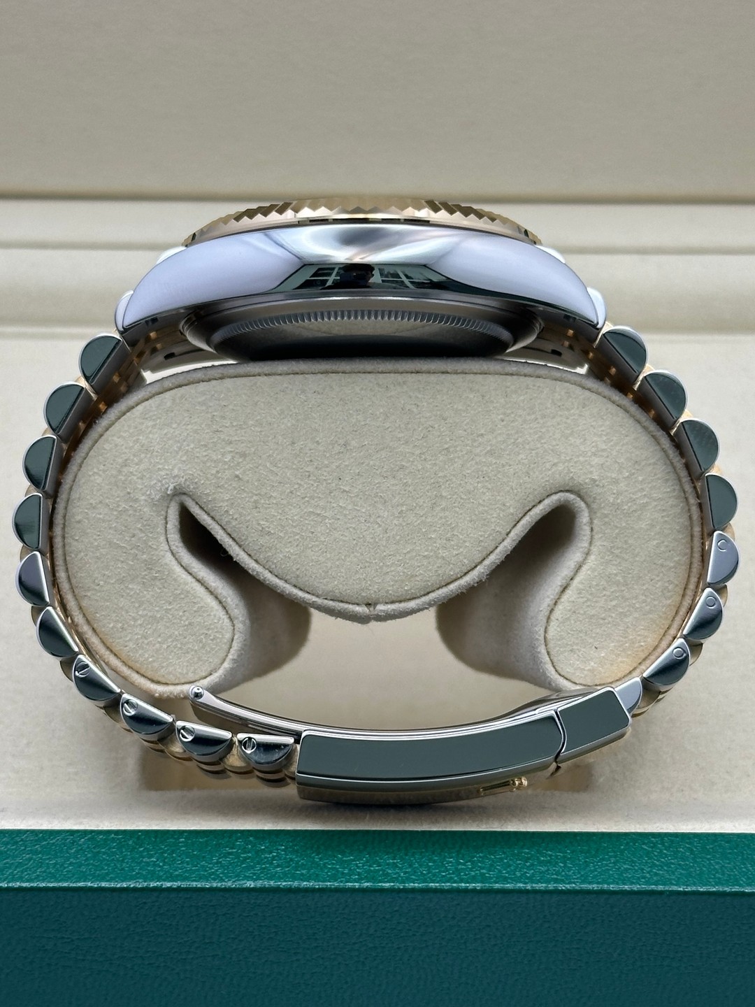 Rolex 336933 2025 Black Dial Box & Papers
