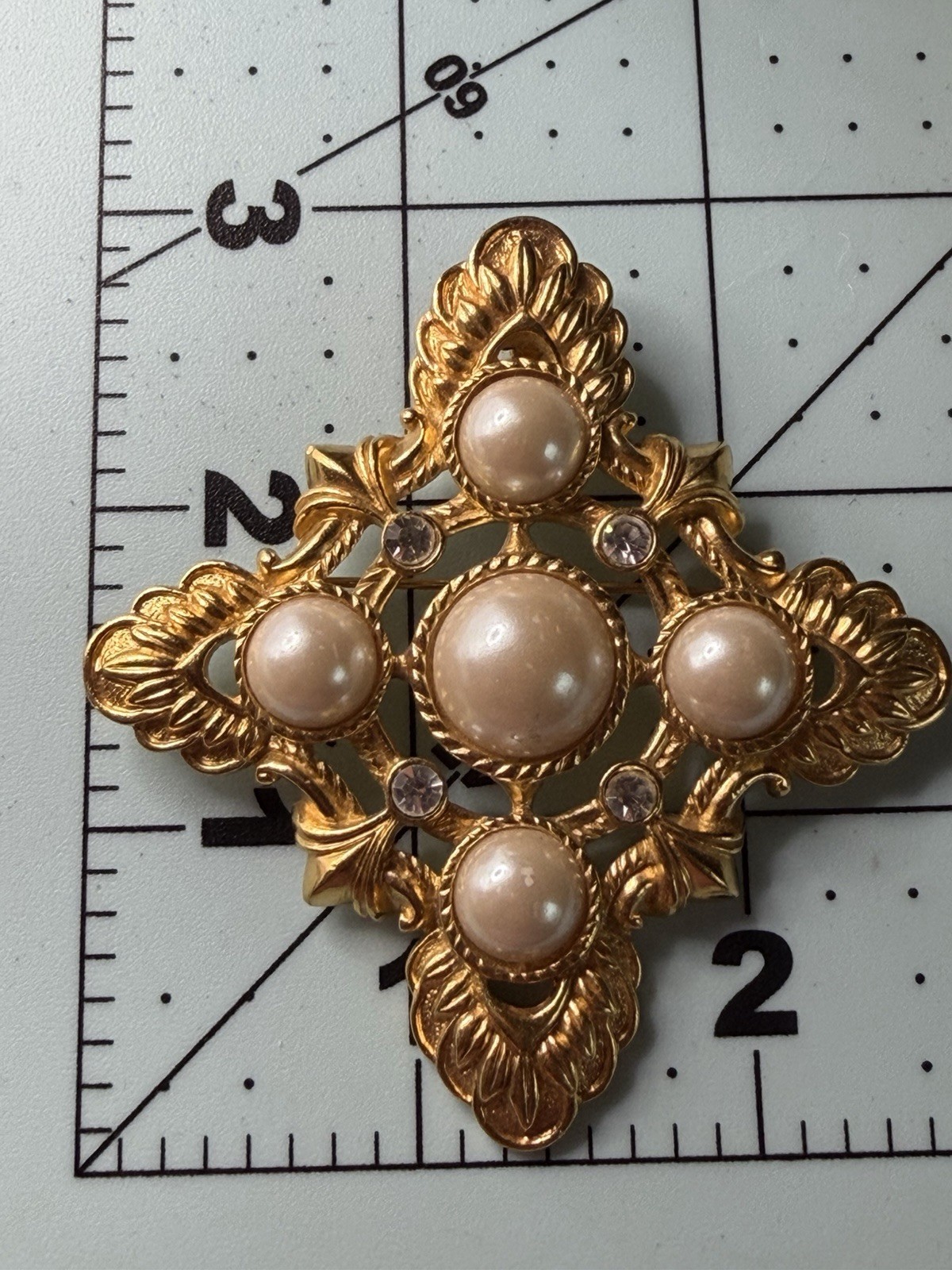 VTG KJL Avon Renaissance Simulated Pearl Rhinestone Pin Brooch Pendant BEAUTIFUL