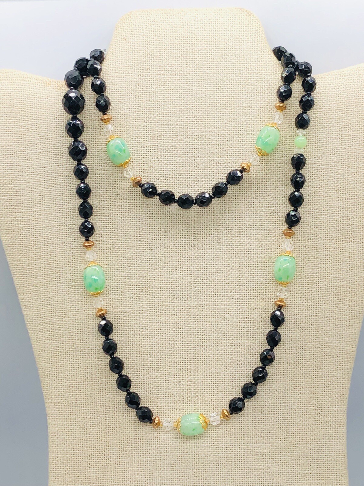 Vtg Green Jade Look & Black Jet Glass Beads Overhead Necklace Long 32”