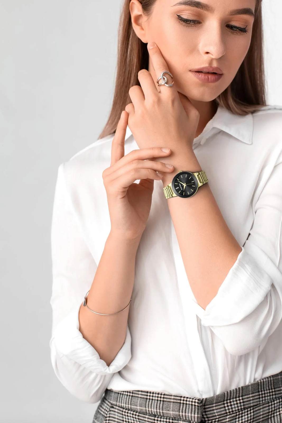 Ellen Tracy Diamond Collection Womens Metal Bracelet Watch | 28 MM