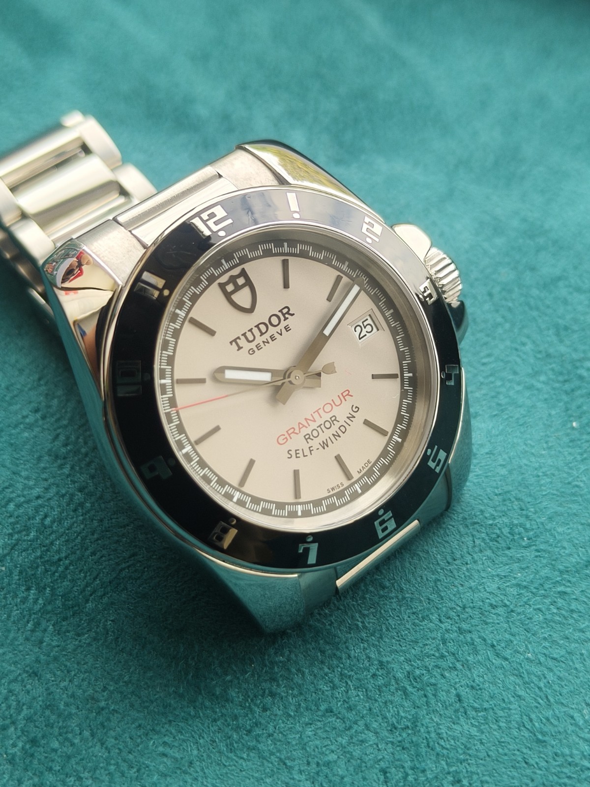 Tudor GranTour Date 41mm Special Dial Ref. 20050N Rare Model Good Condition