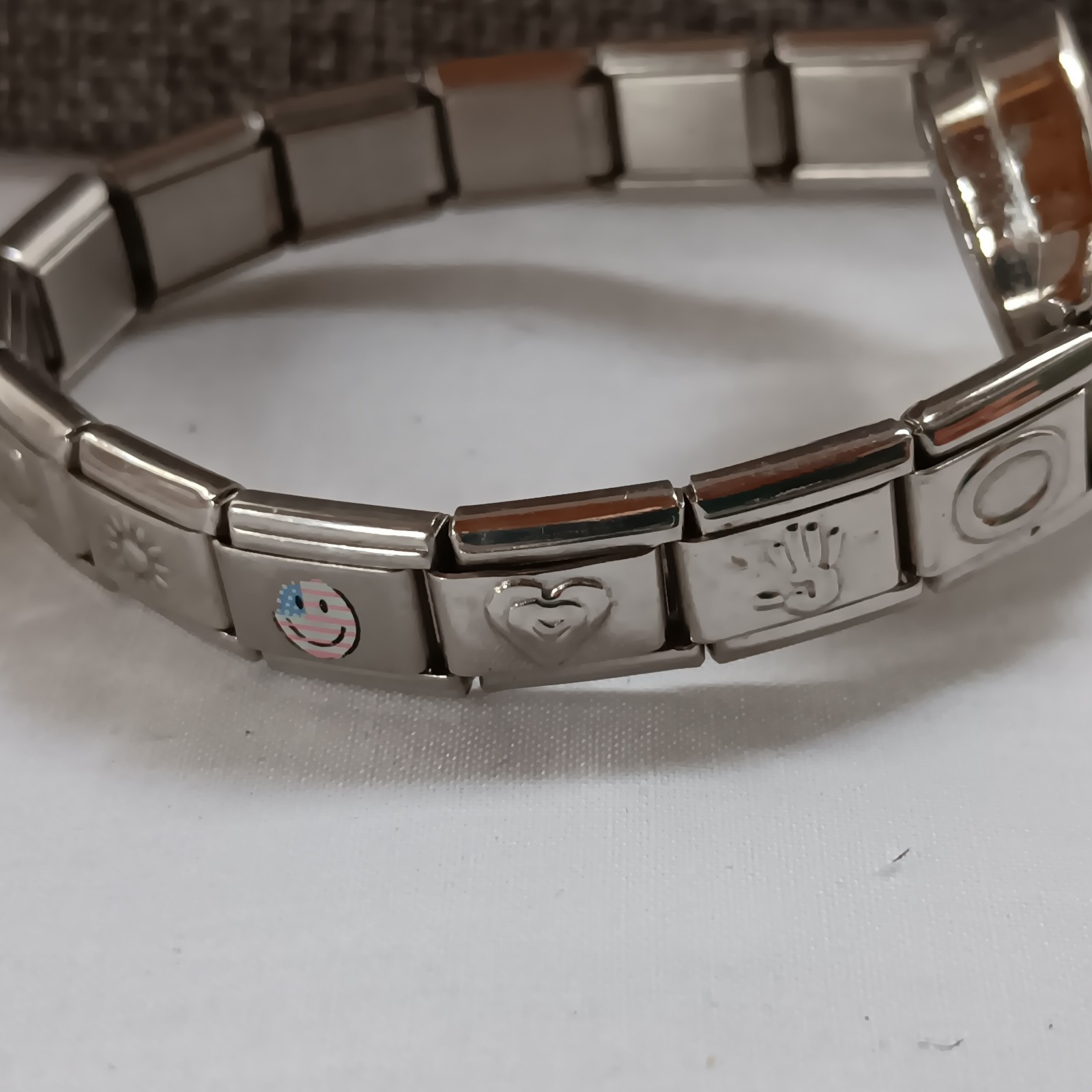 Ladies Vintage MUDD Watch. New Battery band Links diff. symbols Small Band