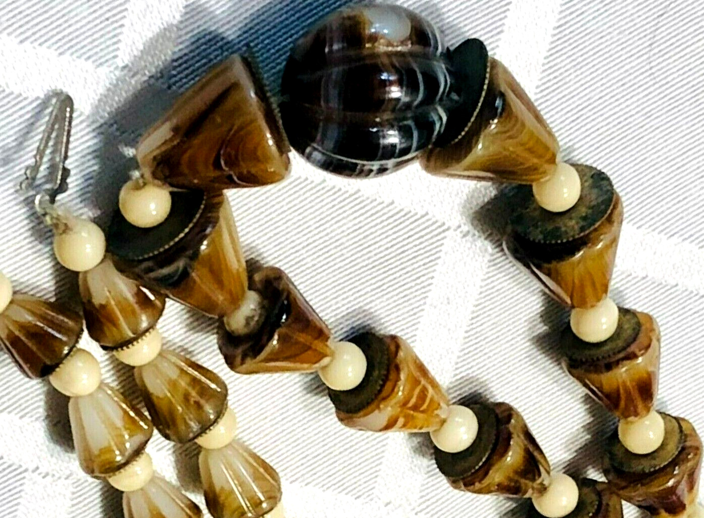 VINTAGE 10K GRADIATED CONCH SHELL NECKLACE W/ PEARL SPACERS 16″ – ONE OF A KIND!