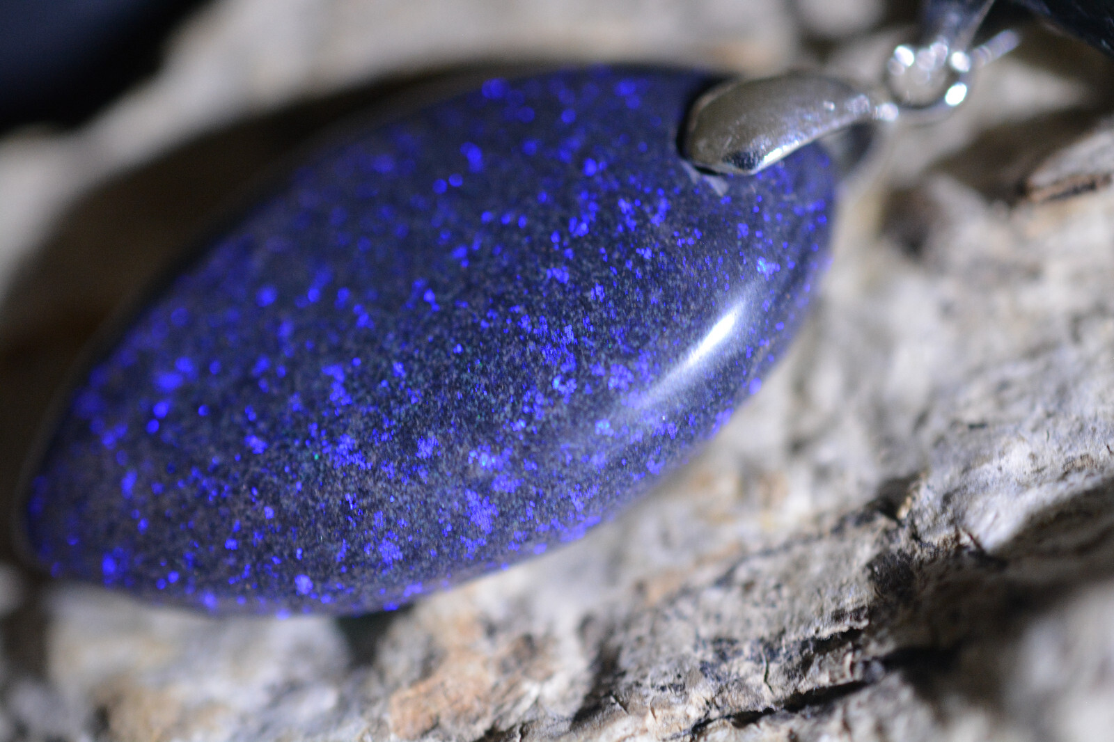22ct 30x16x5 Top Purple Mooka Boulder Hard Matrix Opal Necklace Australi Gem