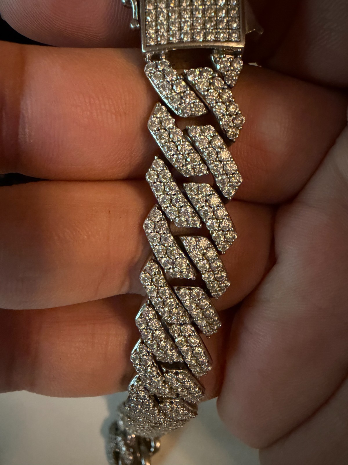 18 inch 10mm Moissanite Straight Edge Cuban Chain