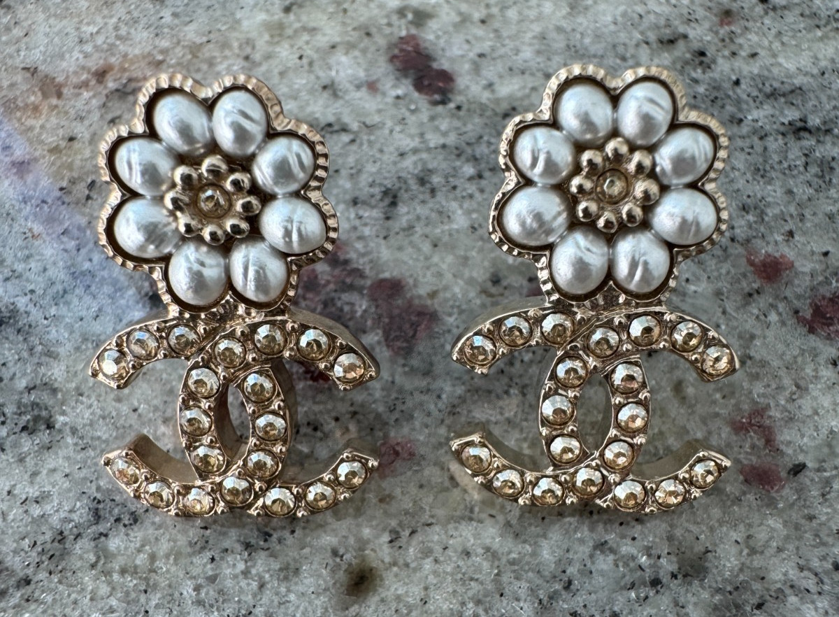 Chanel Camellia CC Logo Earrings Pearl/Crystal Light Gold Tone
