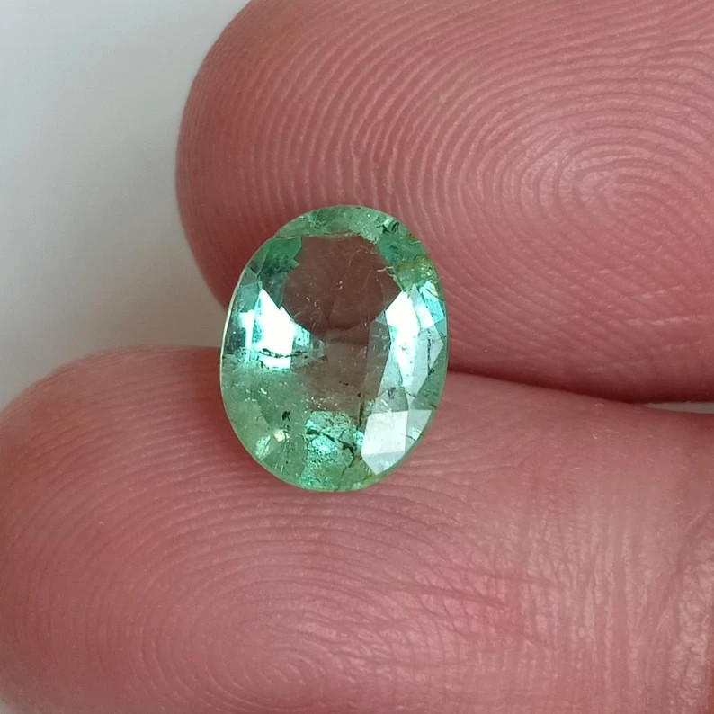 Earth Mined Zambian Emerald Oval Shape Unheated Untreated Loose Gemstone 1.38 Ct