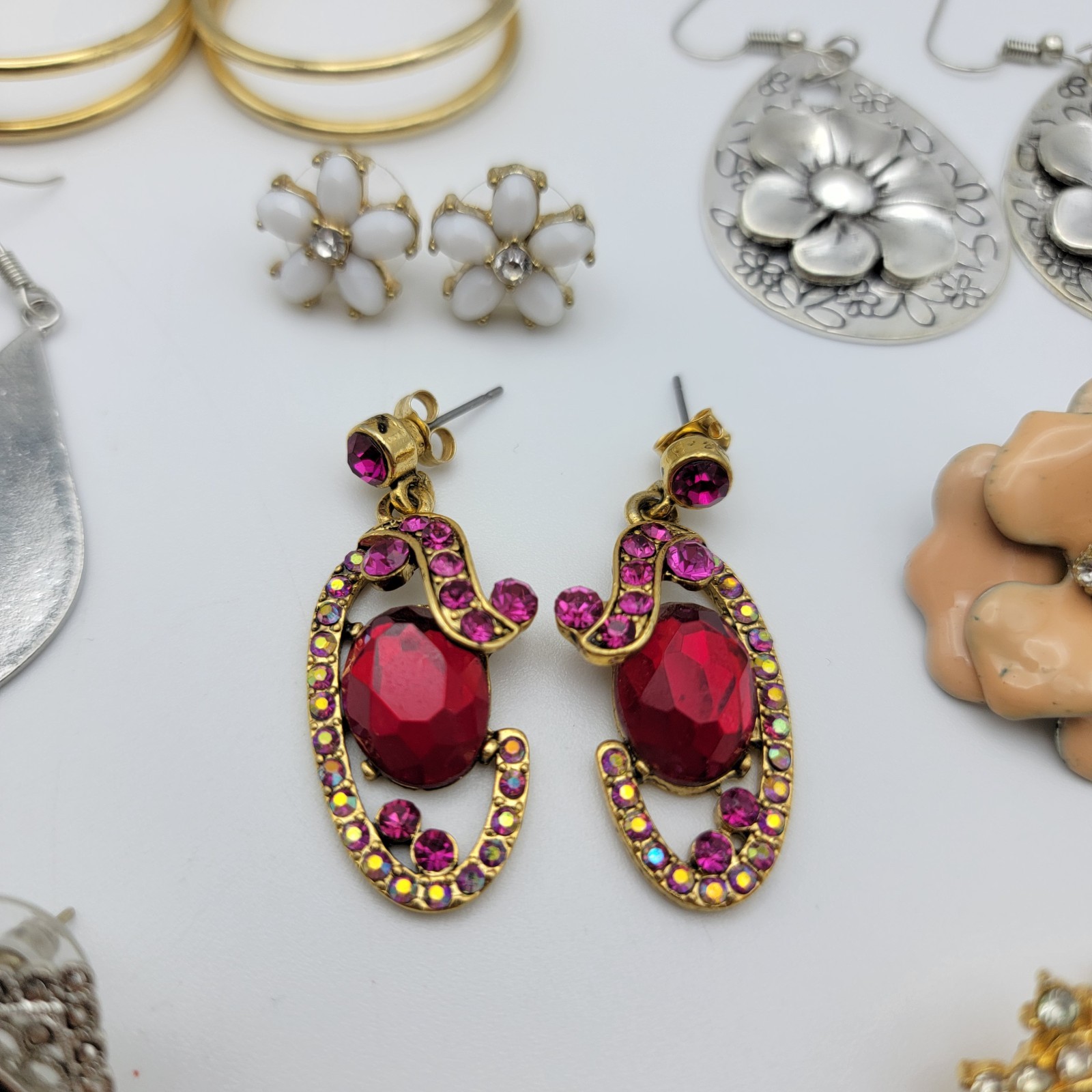 Fashion Earrings LOT 18-Pairs Style For Every Occasion Mixed Materials Mix Metal