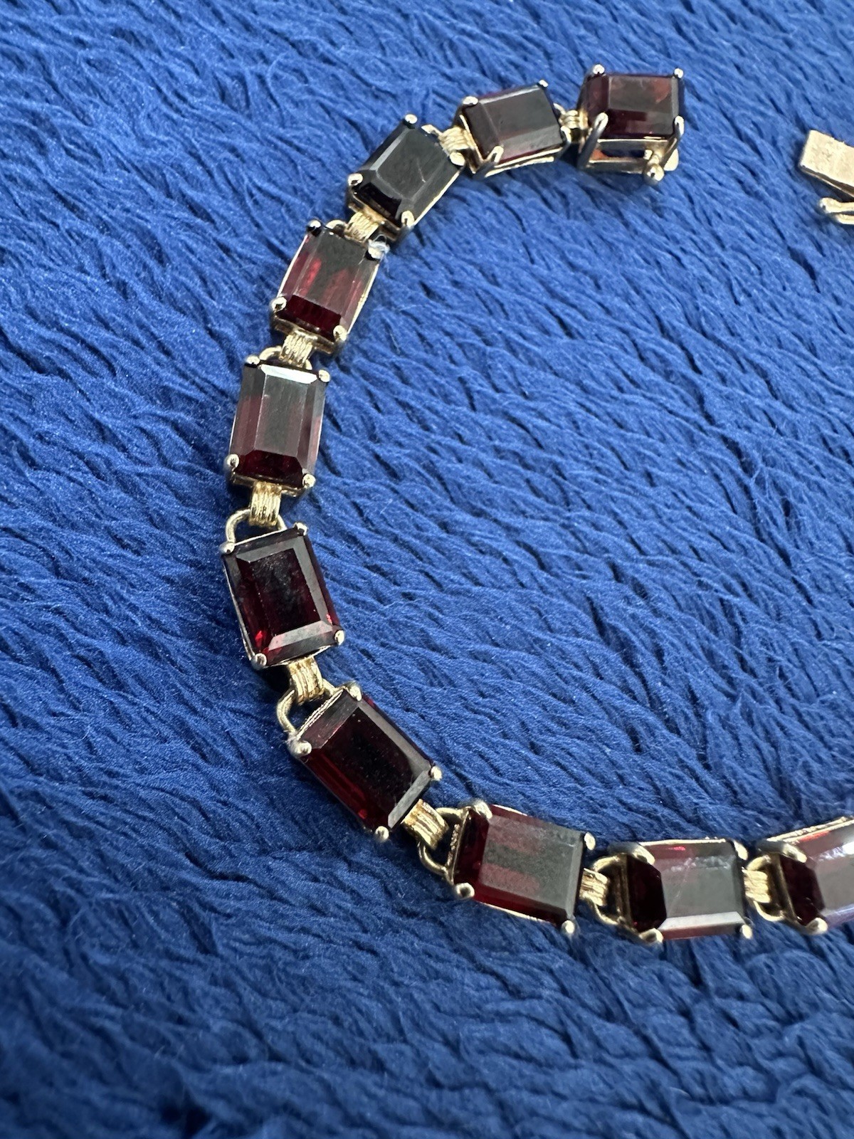 14k Yellow Gold Red Garnet Tennis Bracelet, 7in Long, 9g