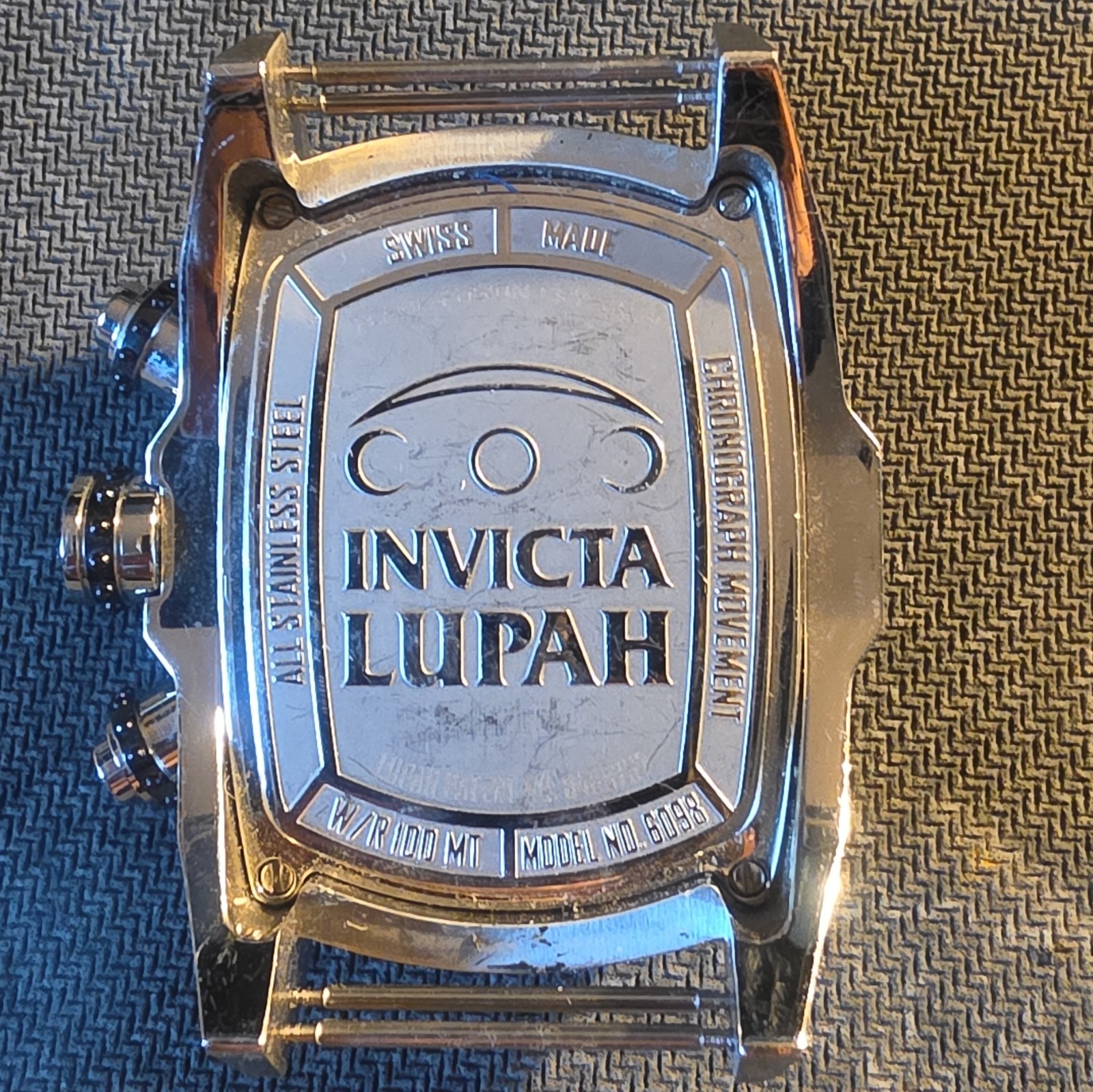 Invicta Lupah Chronograph Date Quartz 100m Red/Black Dial 50mm Steel Silver