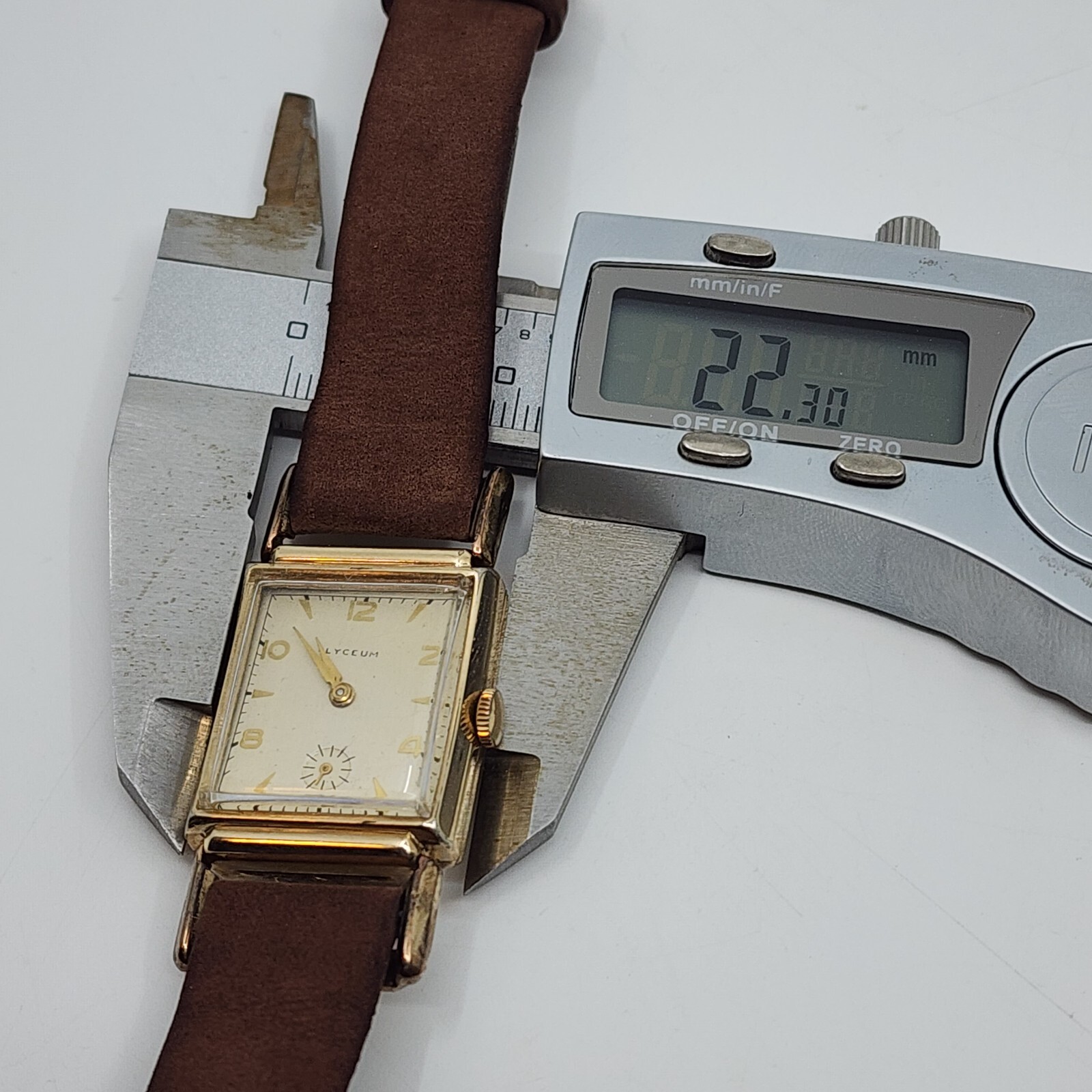 Vintage Art Deco LYCEUM 17 Jewels Fancy Lugs Gold Filled Manual Wind Watch