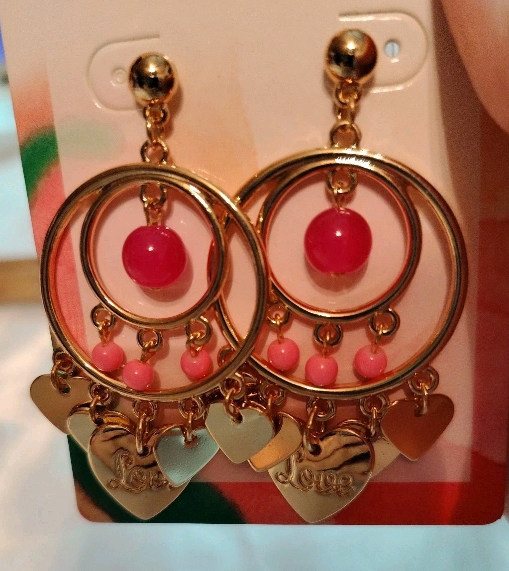LILLY PULITZER EARRINGS NWT 🩷 Paradise Pink LOVE HEART CHARM Dangling PIERCED