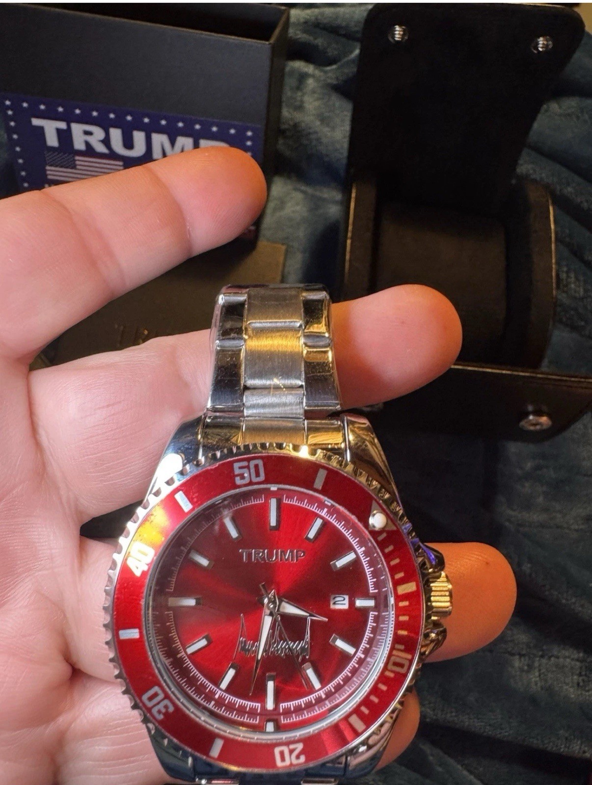 TRUMP VICTORY – Fight Fight Fight – RED BEAUTY – COMMEMORATIVE WATCH