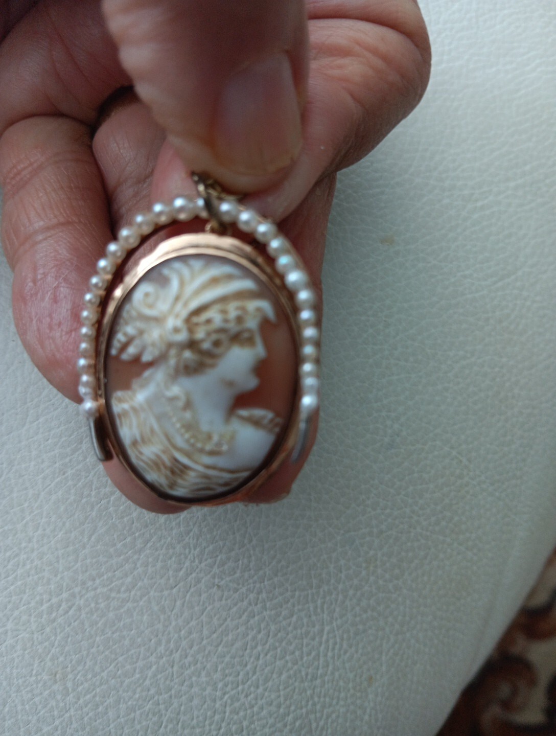 Vintage Pin Brooch Shelf Carved Cameo Italy Culture Pearls Very Old 14.kt
