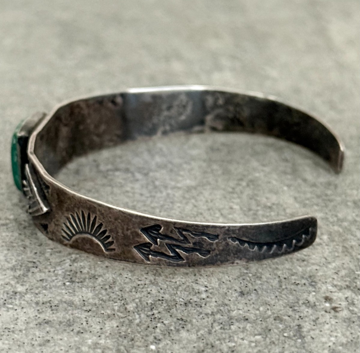 Vintage FRED HARVEY era 40’s Navajo ARROW HEAD Turquoise Silver Bracelet 7.25 in