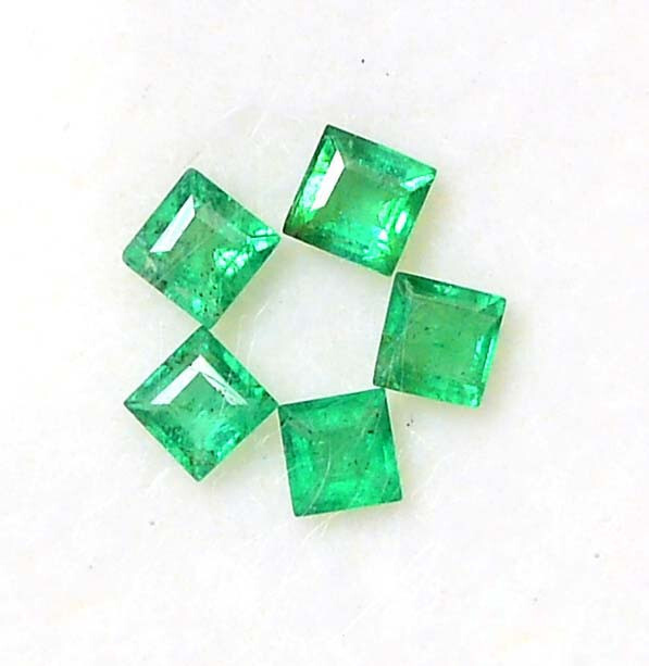 Natural Emerald Square Cut 2.50 mm To 3×3 mm 0.63 CTS Lot 05 Pcs Loose Gemstone